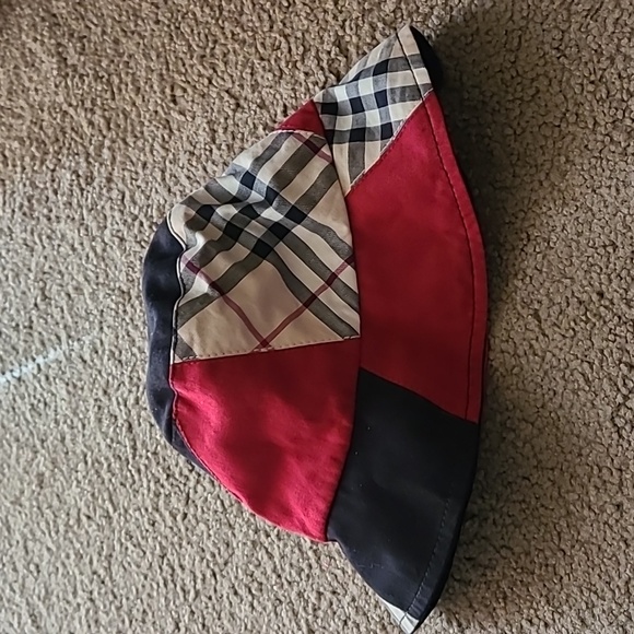 Burberry bucket hat - Picture 1 of 2